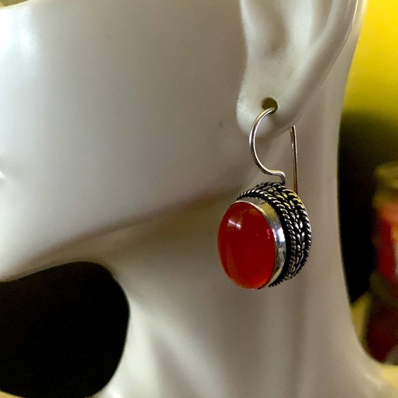 Beautiful carnelian dangle artwork earrings - Picture 5 of 9